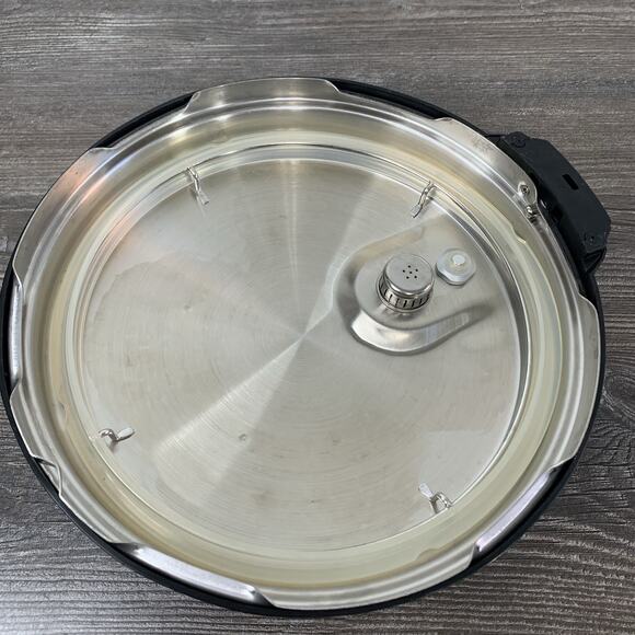 Instant Pot IP-LUX60 V3 6qt Pressure Cooker Replacement Lid - Picture 7 of 7